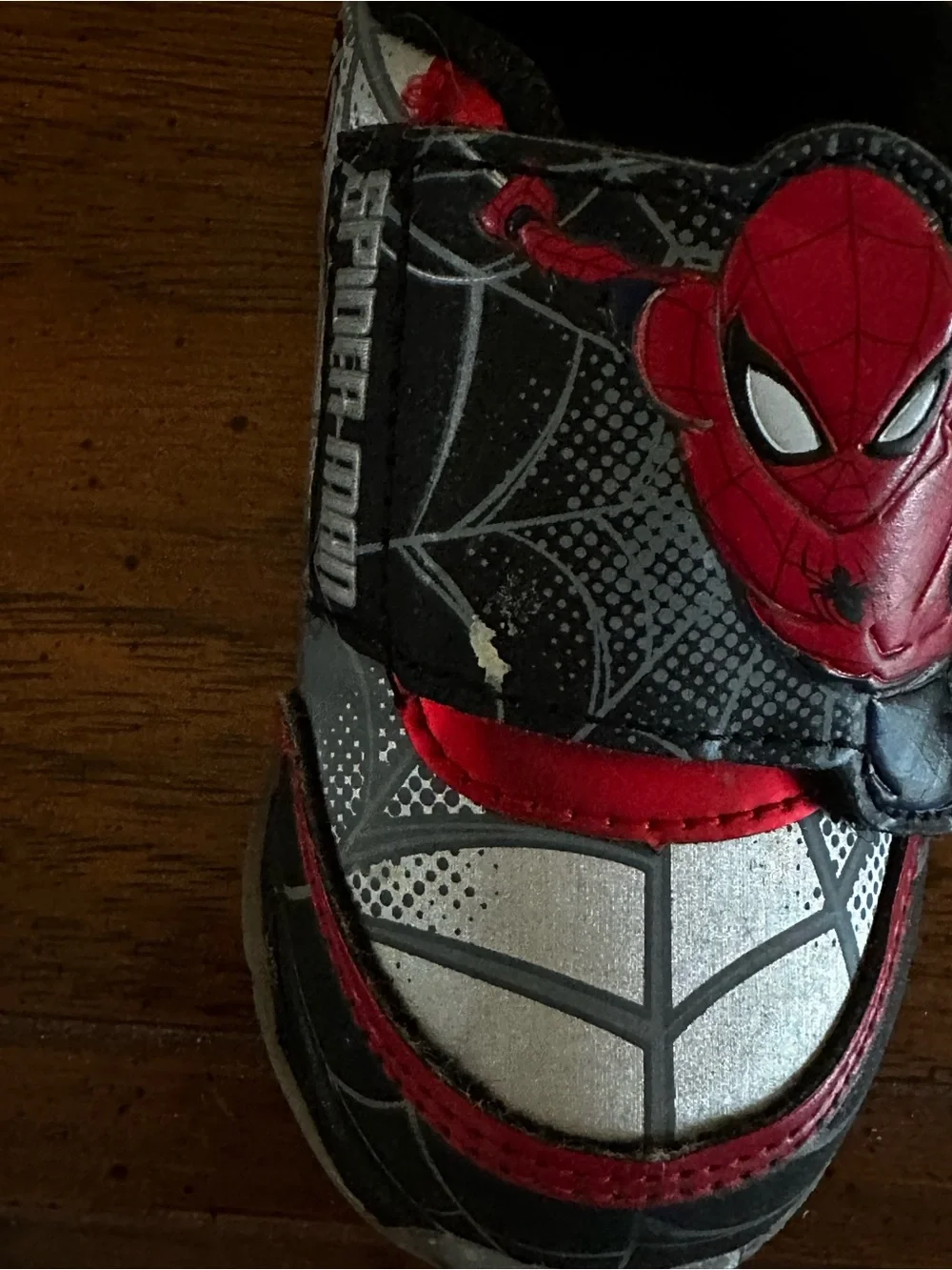 Marvel SpiderMan Toddler Athletic Light-Up Sneakers with Hook & Loop Strap sz 5